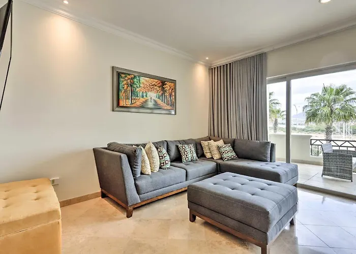 Walk To Beach: Modern Cabo W/ Balcony! Hébergement de vacances