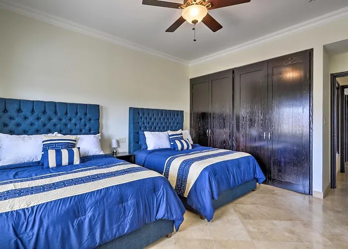 Walk To Beach: Modern Cabo W/ Balcony! Cabo San Lucas